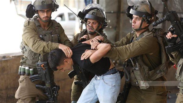 الاحتلال الإسرائيلي يعتقل 11 فلسطينيا من الضفة 