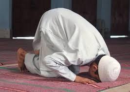 هل حبس البول للمحافظة على الوضوء ينقص من ثواب الصلاة؟