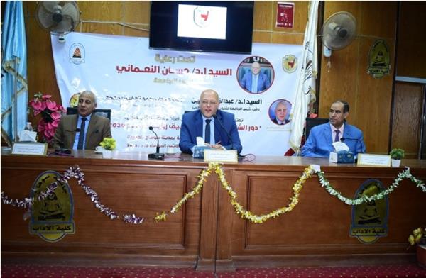 رئيس جامعة سوهاج يفتتح المؤتمر الطلابي الأول بكلية الآداب