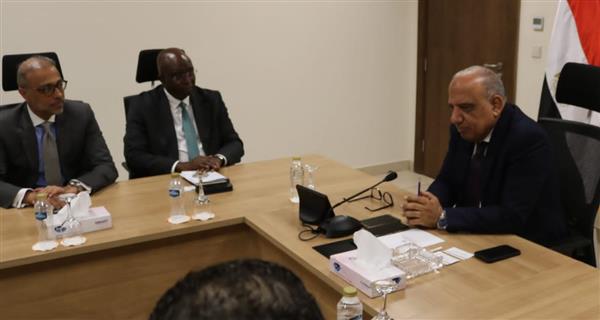 وزير الكهرباء يبحث مع مؤسسة التمويل الدولية "iFC " التعاون المشترك