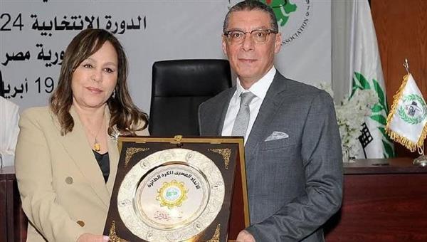 الاتحاد الإفريقي للكرة الطائرة يختار ياسر قمر مستشارًا لمجلس الادارة