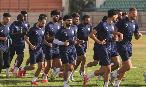 المصري يرصد مكافآت للاعبيه من أجل الفوز على الأهلي