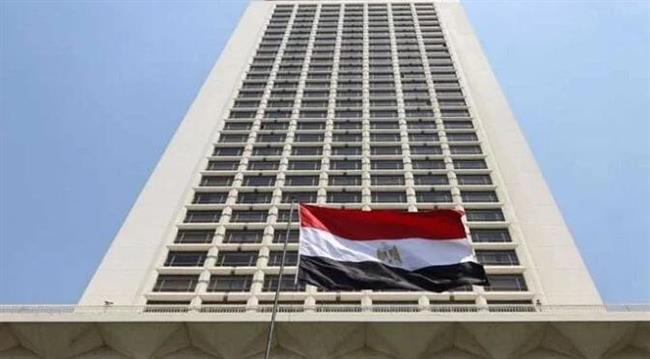 استجابة لـ "الخارجية": خفر السواحل الإماراتي يدفع بقارب ليكون بجوار السفينة المصرية 