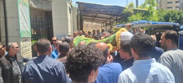 تشييع جثمان نعيم عيسي من مسقط رأسه بالإسكندرية