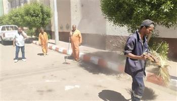" أنور " يجري جولة تفقدية لمتابعة أعمال النظافة بمدينة قنا