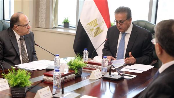 وزير الصحة يناقش الموارد المالية لصندوق مواجهة الطوارئ الطبية والأمراض الوراثية والنادرة