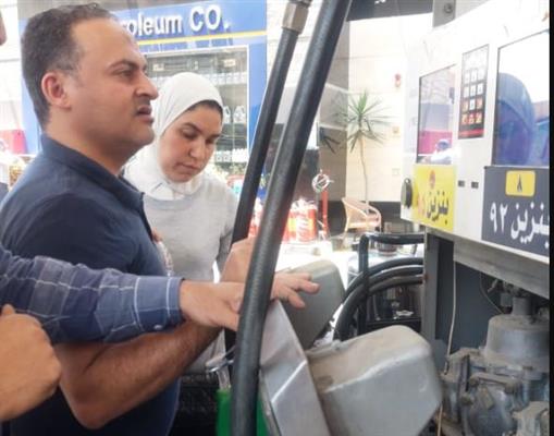 تموين الاسكندرية تشن حملات على محطات البنزين لأخذ عينات ممثلة للبنزين و السولار