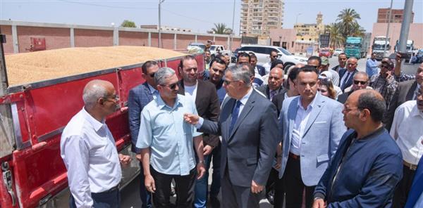 محافظ الإسكندرية يشهد انطلاق موسم توريد القمح بالعامرية