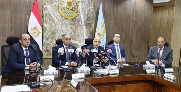 رئيس حماية المستهلك ومحافظ كفر الشيخ يبحثان مدي وفرة وإتاحة السلع بالأسواق