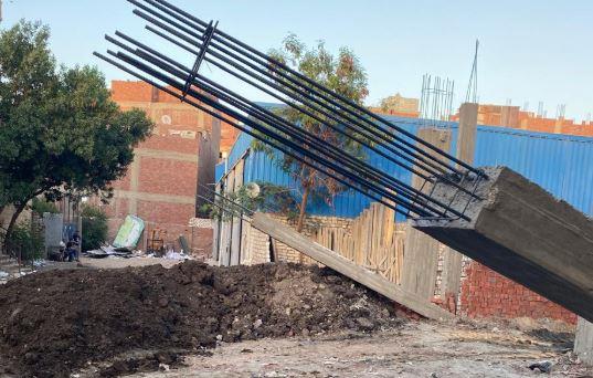 إنذار للمخالفين .. محافظة الجيزة تزيل حالات بناء مخالف بمنطقة المنصورية بالهرم