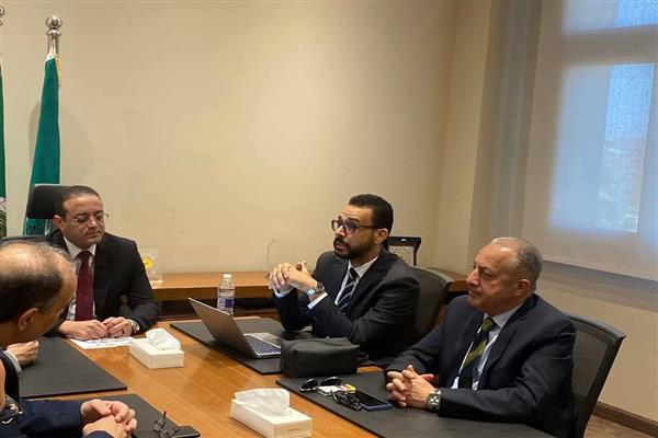 وفد خبراء الجودة والاعتماد يزور فرع " الأكاديمية العربية "