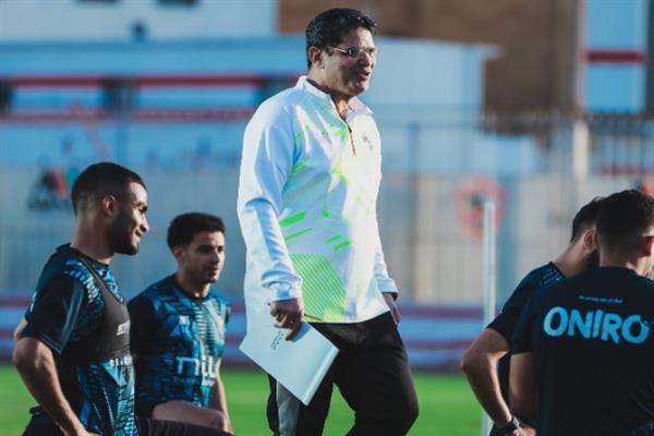 ناصر منسي يقود هجوم الزمالك أمام سيراميكا بالدوري