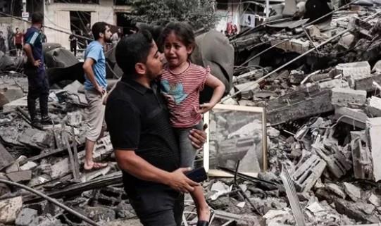 غزة تحت القصف.. ارتفاع عدد الشهداء إلى 11 بينهم أطفال ونساء
