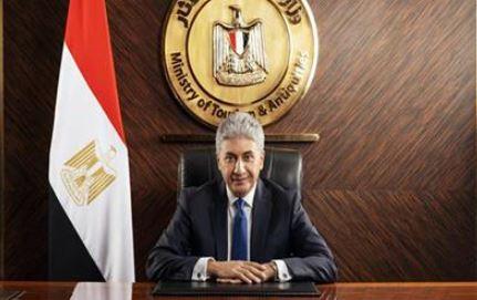 وزير السياحة يتابع تطوير منظومة التشغيل التجريبي للخدمات السياحية بمنطقة أهرامات الجيزة