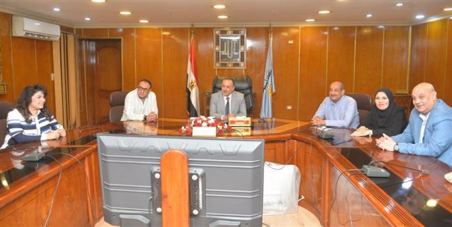 محافظ أسيوط يستقبل الوفد الطلابي العائد من زيارة تعليمية لوكالة الفضاء المصرية