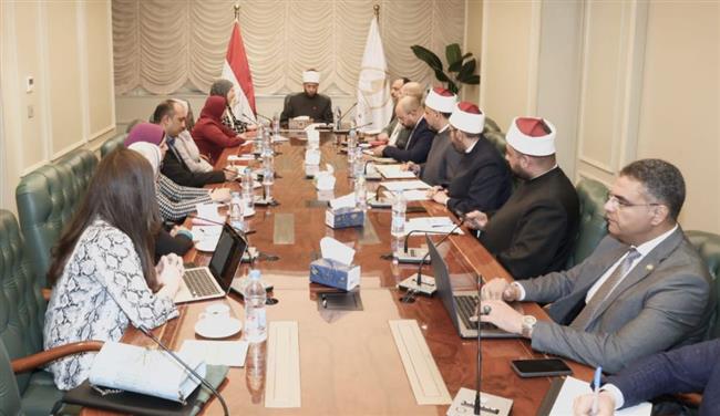 وزير الأوقاف يستقبل مديرة المركز القومي للبحوث الاجتماعية والجنائية بمقر الوزارة
