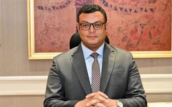 وزير الإسكان يتابع مشروعات المرافق الجاري تنفيذها بالعبور الجديدة والأراضي المضافة لها