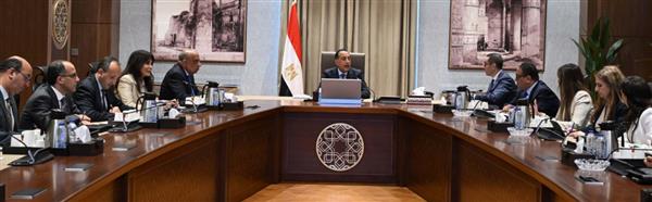 مدبولى يستعرض الفرص الاستثمارية فى الكهرباء والطاقة السنوات العشر القادمة