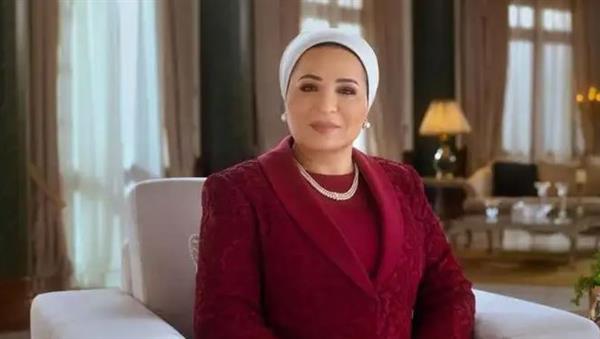 السيدة انتصار السيسي تقدم واجب العزاء والمواساة لأسرة البطل خالد محمد شوقي