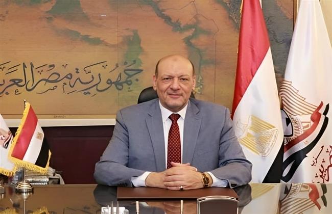 حزب "المصريين": الرئيس السيسي يقود سفينة الوطن في محيط ملئ بالأمواج المتلاطمة