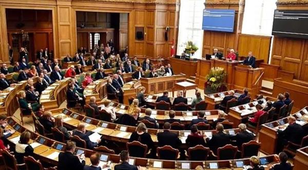برلمان الدنمارك يوافق على إقامة قواعد عسكرية أمريكية