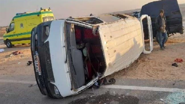 إصابة 6 أشخاص إثر انقلاب ميكروباص بالطريق الإقليمى