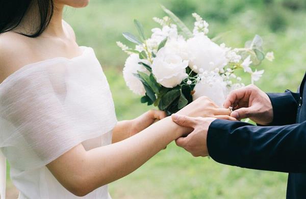 تهديدات تعكر صفو زفاف نجل رئيس كوريا الجنوبية