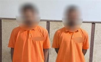   كشف ملابسات فيديو يظهر شخصان يقومان بالإمساك بالكلاب بمطروح ووضعها داخل أجولة بلاستيك