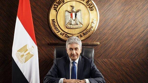 في ضوء التطورات الإقليمية ..وزير السياحة يتابع أعمال غرفة عمليات انتظام الحركة السياحية في مصر