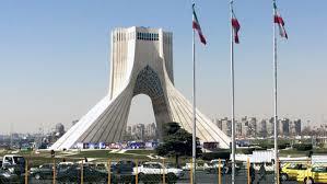   مسؤول إيراني: طهران ستستهدف القواعد الإقليمية لأي دولة تدافع عن إسرائيل