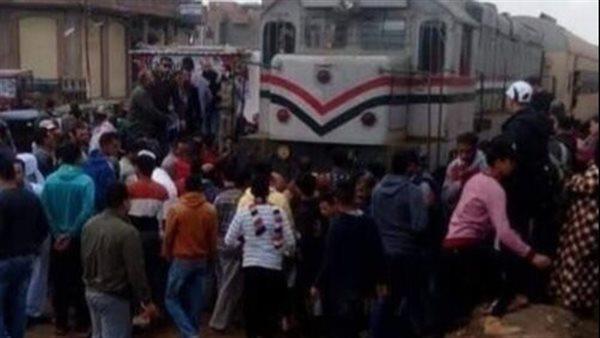 أثناء عبوره شريط السكة الحديد .. مصرع سائق ثلاثيني تحت عجلات قطار "أسوان القاهرة"