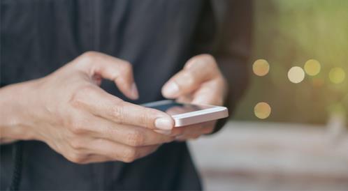 حكم الصلاة بسرعة للرد على التليفون.. القطع في حالة واحدة
