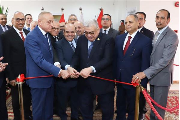 رئيس مجلس الدولة يفتتح مكتب توثيق الشهر العقاري بمجمع المحاكم بالأقصر