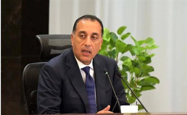 مدبولى يتابع تنفيذ برنامج الطروحات الحكومية فى قطاعى البترول والأعمال العام