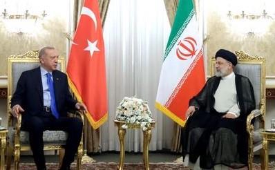 أردوغان يعرض على نظيره الإيراني الوساطة التركية في المفاوضات النووية