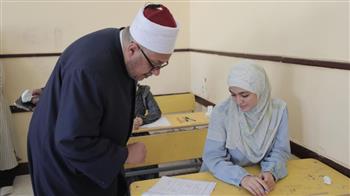   رئيس قطاع المعاهد الأزهرية يتفقد لجنة امتحانات طلاب فلسطين 