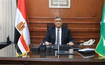 محافظ الجيزة يتابع إزالة 3 أدوار مخالفة بعقارات في حي الهرم