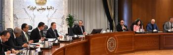   رئيس الوزراء يجتمع مع أعضاء اللجنة الاستشارية للتنمية العمرانية وتصدير العقار