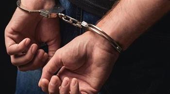 ضبط شخص في الجيزة لقيامه بتزوير الشهادات الدراسية وانتحاله صفة طبيب