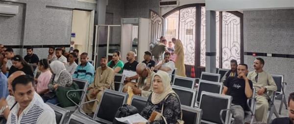 بالصور | وزير العمل يُعلن بدء إختبارات المُتقدمين للعمل في مهنة "الخياطة والتفصيل" بالأردن