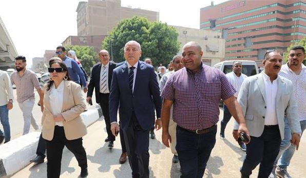 محافظ القاهرة يتفقد أعمال التطوير الجارية بحي السلام أول