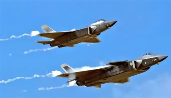 الولايات المتحدة تنقل مقاتلات إف-16 وإف-22 وإف-35 للشرق الأوسط