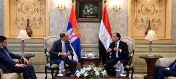   مدبولي يستقبل رئيس وزراء صربيا بمطار القاهرة