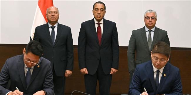 مدبولي يشهد توقيع عقد مشروع إقامة مجمع صناعي متكامل لإنتاج مستلزمات الطاقة الشمسية بالسخنة
