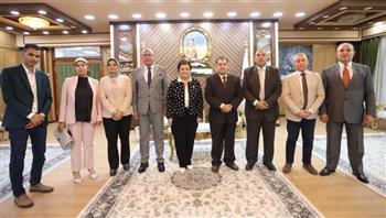   نائب وزير الصحة تبحث تحسين الصحة الإنجابية فى قنا