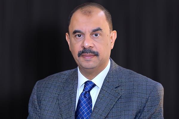 محافظ سوهاج يشدد على متابعة تنفيذ قرارات تطبيق المواعيد الغلق الصيفية