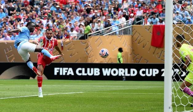 بمشاركة مرموش.. مانشستر سيتي يفوز 2-0 على الوداد المغربي بالمونديال 