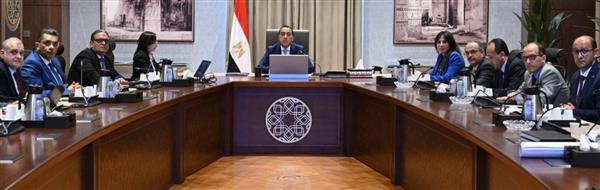 رئيس الوزراء يتابع مع محافظ البحيرة تطوير ميناء الصيد برشيد و"نبع الحمراء"