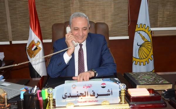 محافظ الغربية يهنئ أوائل الشهادة الإعدادية هاتفيًا ويُشيد بتفوقهم