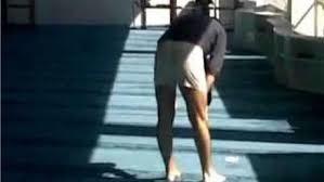   هل يجوز صلاة الرجل بالملابس الداخلية؟